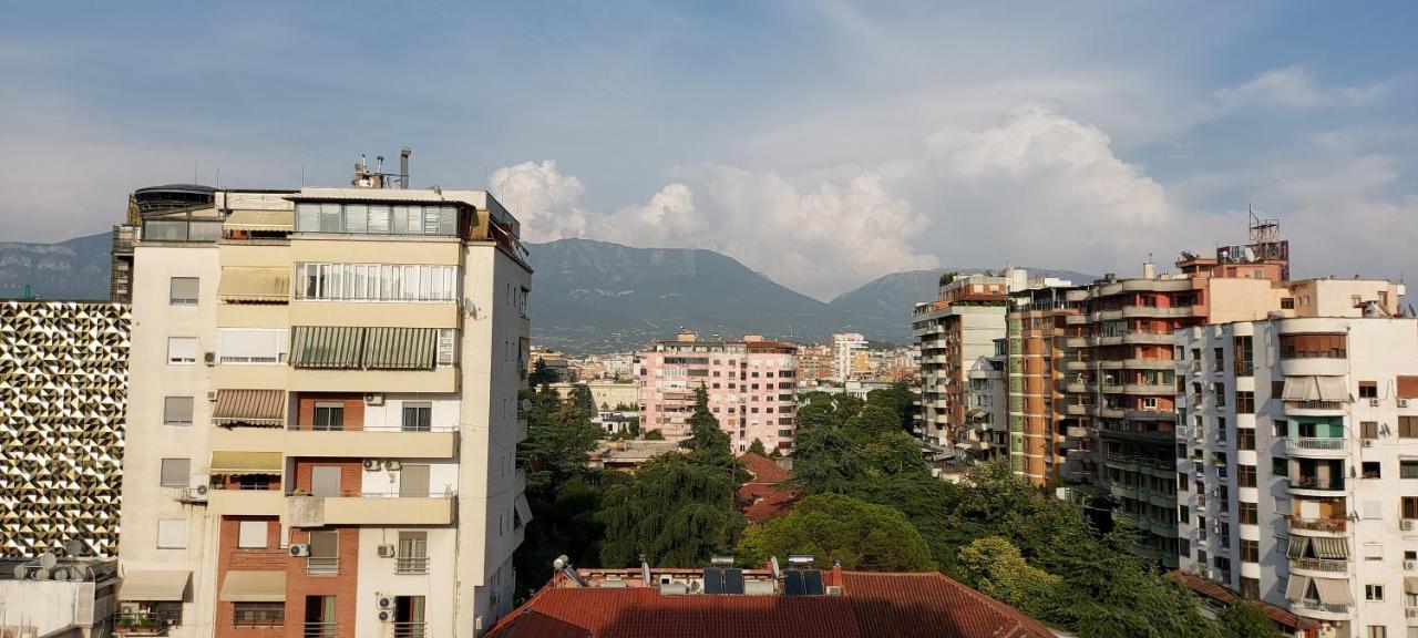 Spacious Family-Friendly Apartment In The Heart Of Bllok Tirana Esterno foto