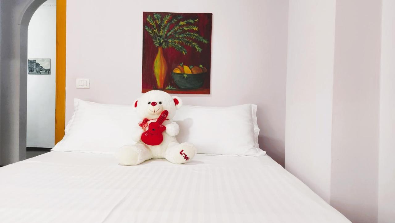 Spacious Family-Friendly Apartment In The Heart Of Bllok Tirana Esterno foto